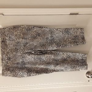 CHICO'S leopard print capri